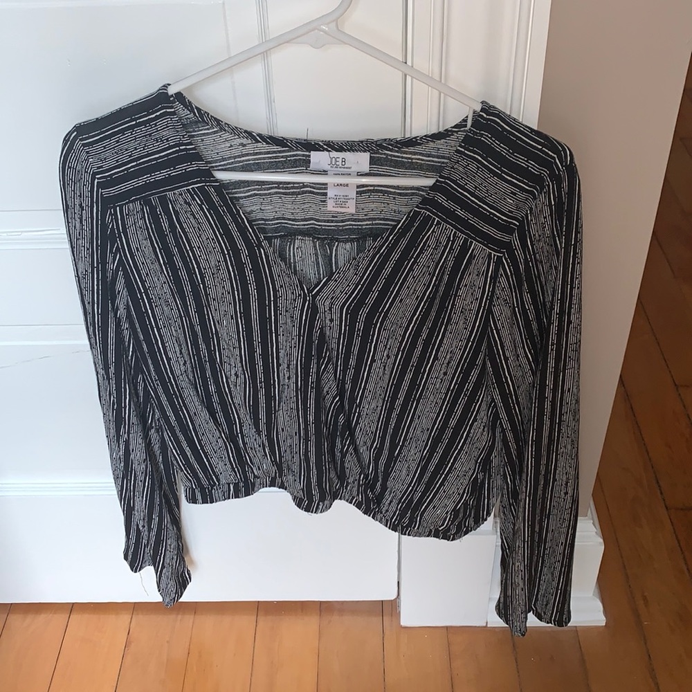 Black and white strip long crop flowy sleeve top